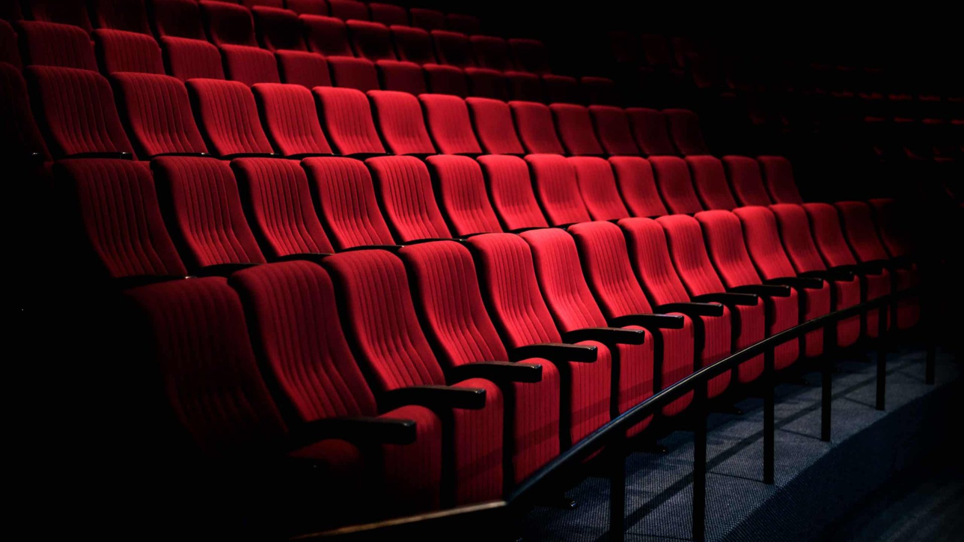 rows-red-seats-theater